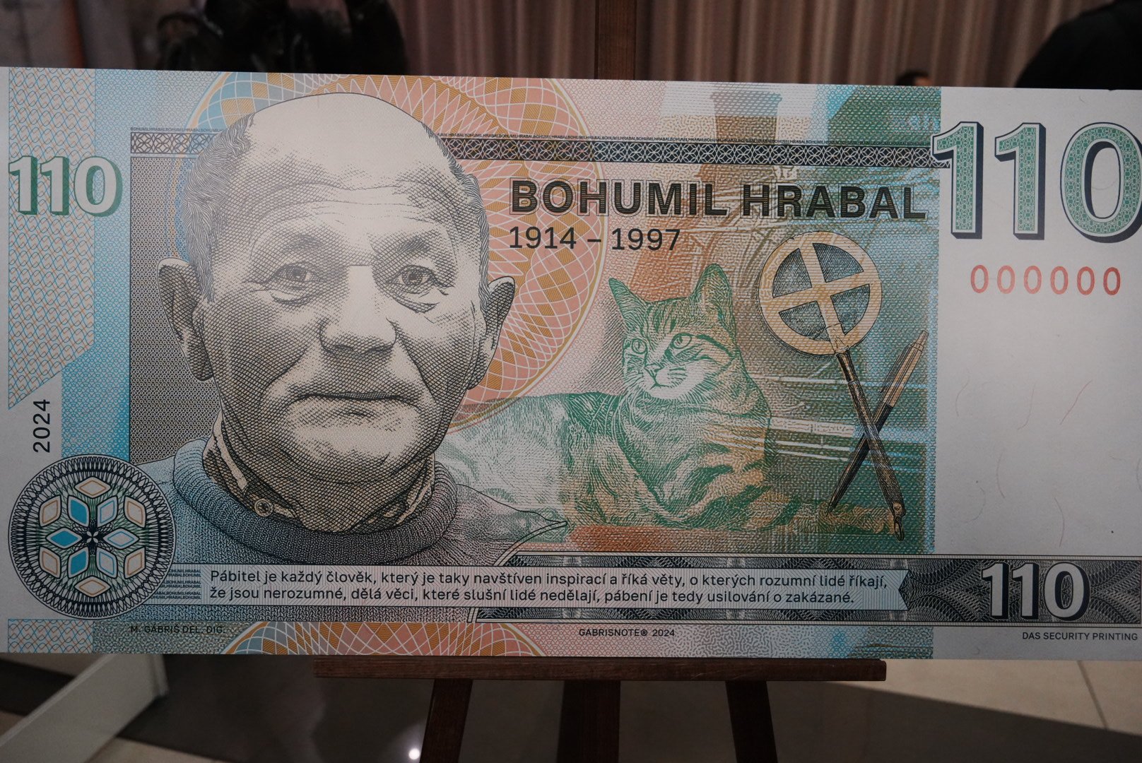 Polabské muzeum rámci veletrhu Sběratel představilo pamětní bankovku ke 110. výročí narození Bohumila Hrabala